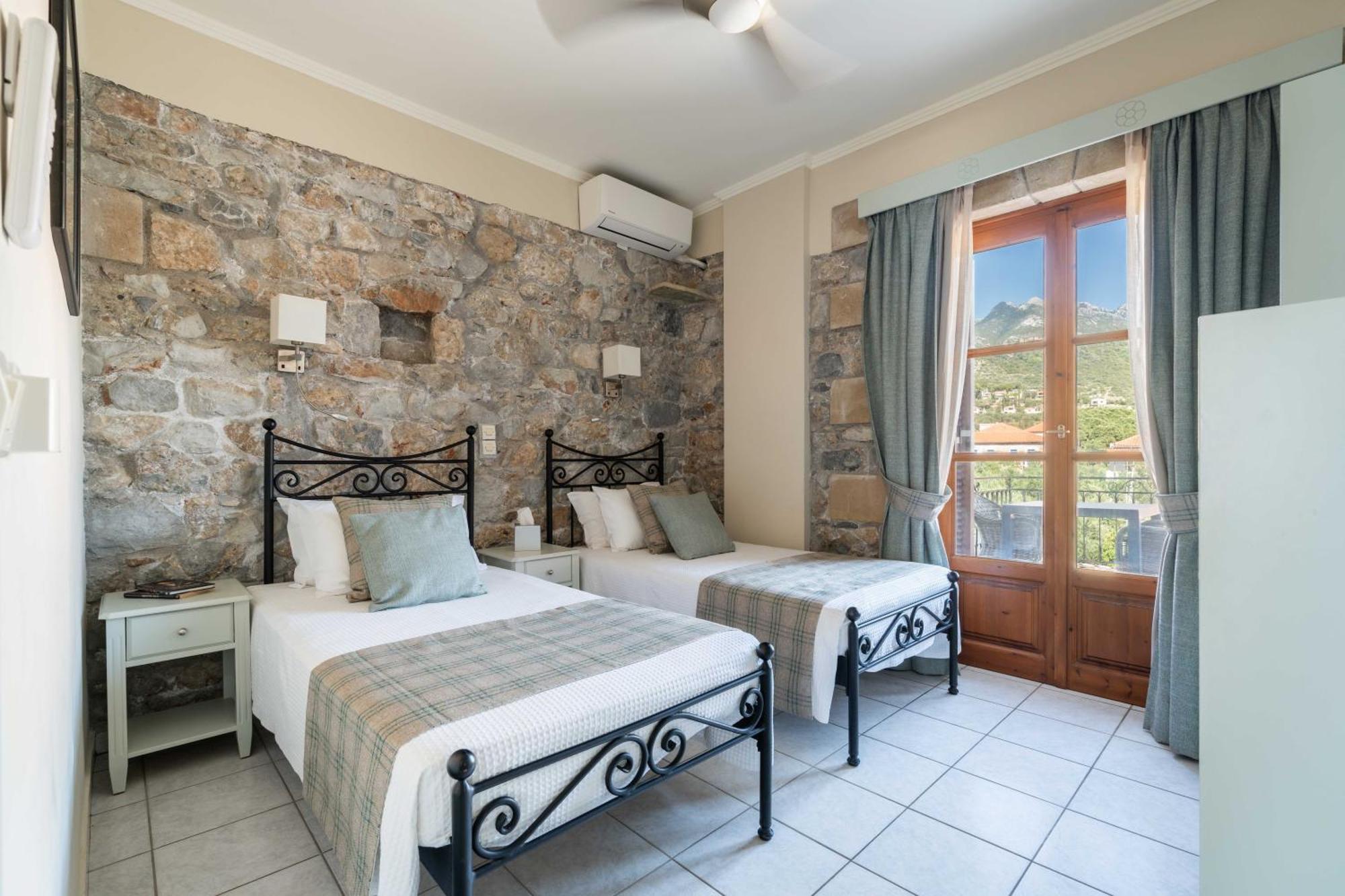 Hotel Liakoto Kardamyli Exterior photo